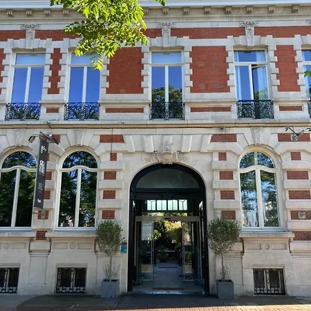 Chateau Lapin 4 Bed & Breakfast Bruggy
